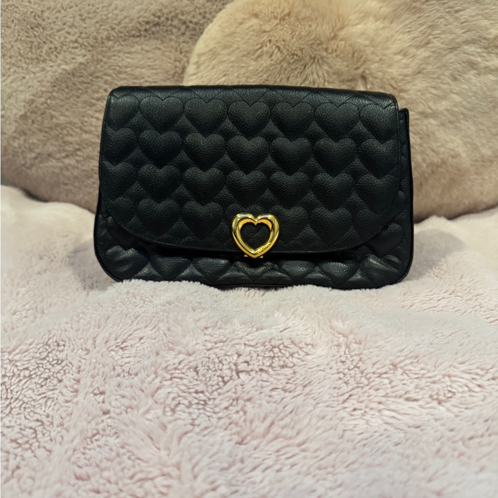 Black Quilted Heart Clasp Women's Bag